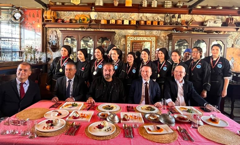 Şef Mehmet Yalçınkaya Milas 'da Ödüllü Şefler İle Buluştu