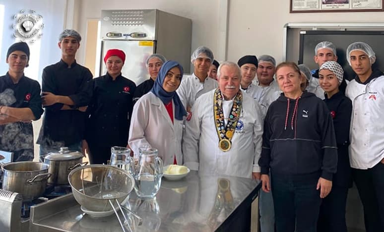 Duayen Şef Erşahin'den Osmanlı Yemekleri Eğitimi