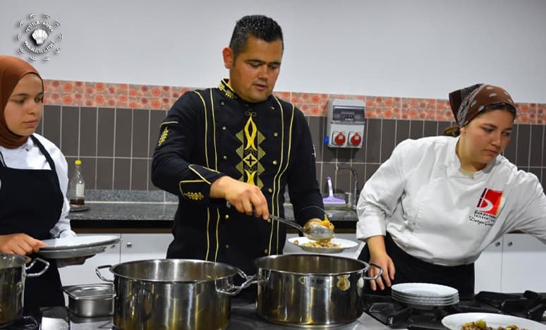 Aşçılık Öğrencilerine Teorik Ve Uygulamalı Eğitim Veriliyor