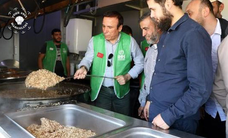 Canik Belediye Başkanı, Afrin’de Yemek Dağıttı