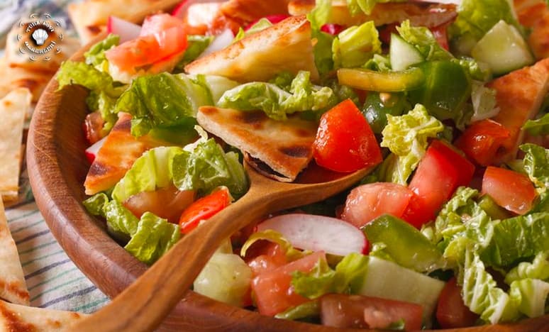 Fettuş Salatası Nasıl Yapılır?