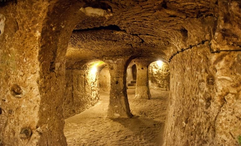 Kapadokya Derinkuyu Yeraltı Şehri’ne Tarihi Yolculuk