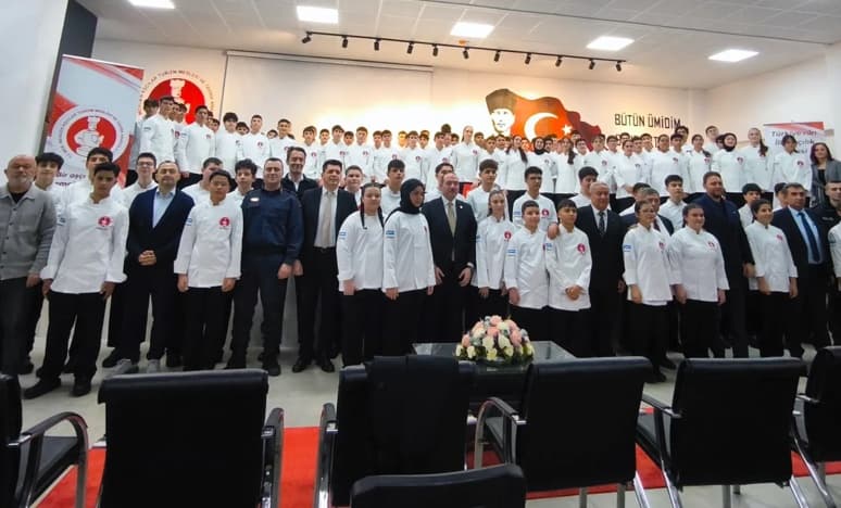 Mengen’de Geleceğin Şefleri Beyaz Önlüklerini Giydi