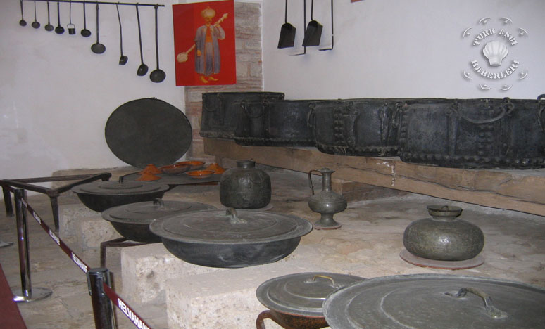 Osmanlı Saray Mutfağında Kullanılan Sofra Gereçleri    