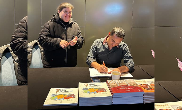 Prof. Dr. Yılmaz Seçim, Konya Kitap Günleri’nde Okurlarıyla