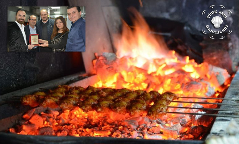 Türk Mutfağına Tavuk Kanadını Kazandıran Firmaya Plaket