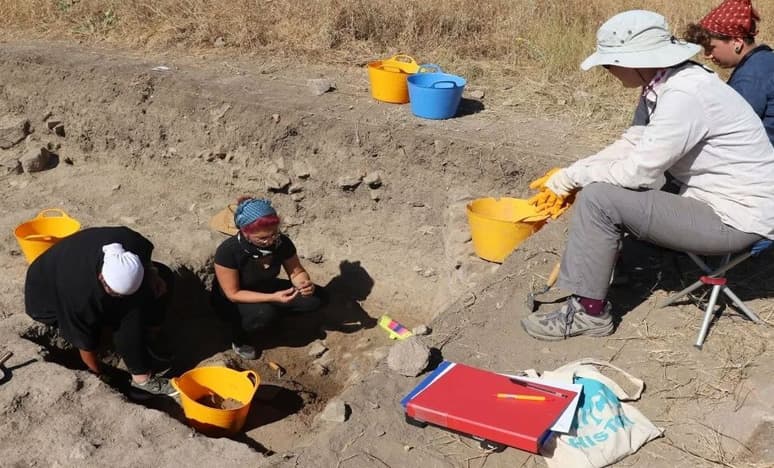 Uşaklı Höyük’te Hitit Sofrası Gün Yüzüne Çıkıyor! 