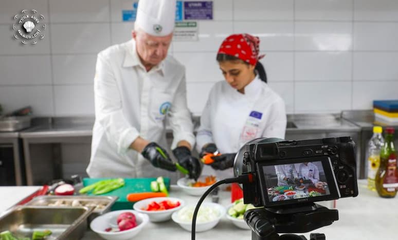 Alman Mutfak Şefinden Gastronomi Öğrencileri Aşçılık Eğitimi