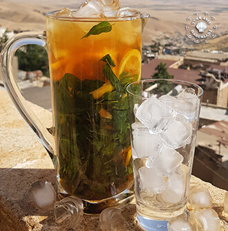 Mardinli Şef Ebru Baybara Demir'den Ferahlatıcı ve Nefis "Soğuk Çay" Tarifi
