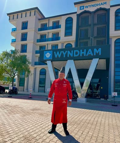 WYNDHAM Afyon Termal & Spa Hotel’in Yeni Mutfak Şefi Özgür Bayram Ekin Oldu